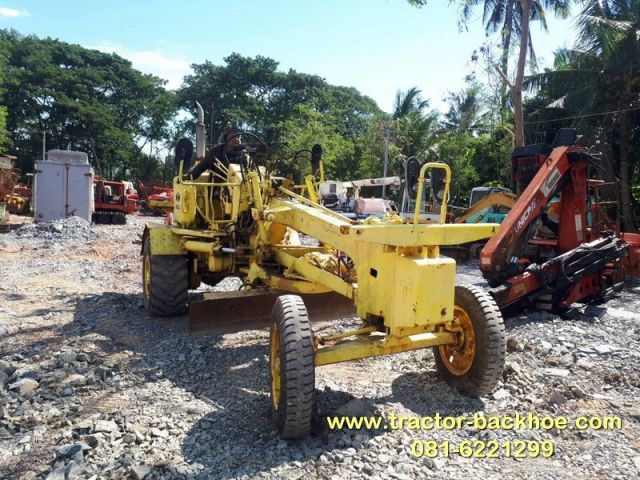 ขาย รถเกรดถนน KOMATSU รุ่น GD22AC1A เก่าญี่ปุ่น พร้อมใช้งาน ชม VDO ได้ครับ