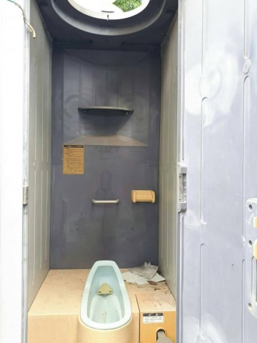 ขาย ห้องน้ำ เคลื่อนที่ เก่าญี่ปุ่น แบบโถปัสสาวะ และ นั่งยอง จำนวนมาก ราคาตู้ละ 6800-8500