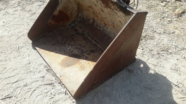ขาย บุ้งกี๋ ขุด ตักดินทราย สำหรับ รถขุด แบคโฮ สลัก 50 มิล ห่างหู 18 มิล กว้าง 1 m