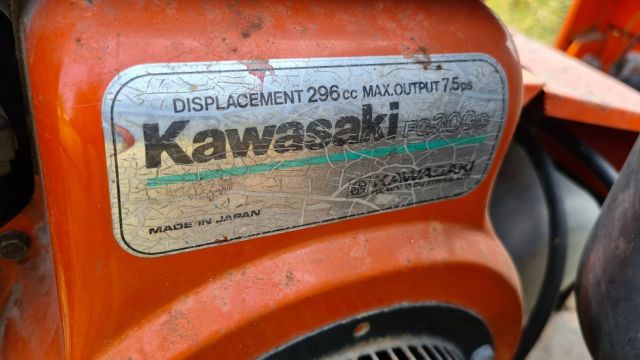 ขาย รถบรรทุกล้อยาง kawasaki เบนซิน 7.5 แรง 4WD ยกดั๊ม เลี้ยวพวงมาลัย เอวอ่อน เก่าญี่ปุ่น 68,000 บาท