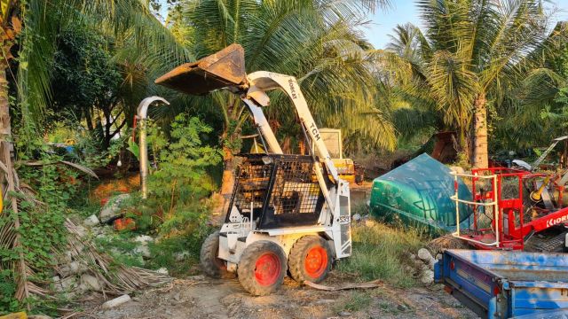 ขาย รถตักล้อยาง bobcat ยี่ห้อ TCM เครือง kubota ดีเซล 3 สูบ เก่าญี่ปุ่นแท้ สภาพสวย เพียง 190,000 บาท