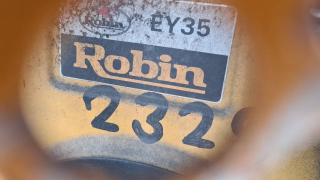ขาย รถบรรทุกสามล้อ หัวแตงโม เครื่อง ROBIN เบนซิน 8.5 แรง ยาว 3 เมตร กระบะ 120x190x40 cm = 45,000 บาท