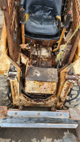 ขาย รถตัก BOBCAT ยี่ห้อ TCM เครื่อง KUBOTA ดีเซล 2 สูบ เก่าญี่ปุ่นแท้ พร้อมใช้ ราคาเพียง 110,000 บาท
