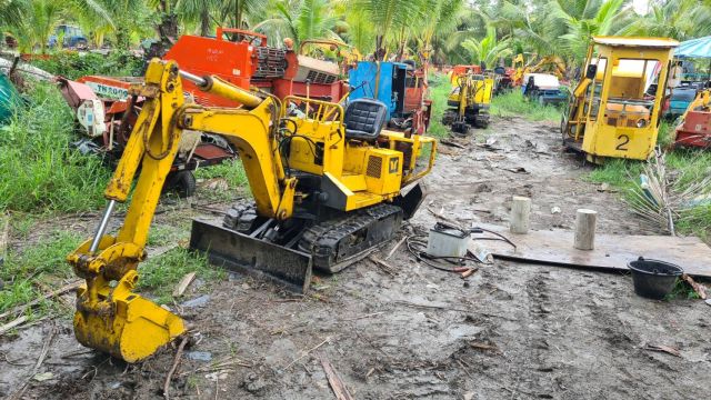 ขาย รถขุด แบคโฮ YANMAR YB400 เครื่องดีเซล 1 สูบ เก่าญี่ปุ่น ขึ้นกระบะ ปิ๊กอัพได้