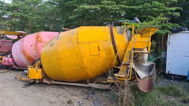 ขาย ลูกโม่ปูน ถังโม่ปูน ผสมคอนกรีต concrete mixer ขนาด 4.5 คิว KAYABA เก่าญี่ปุ่น