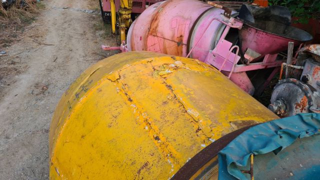 ขาย ลูกโม่ปูน ถังโม่ปูน ผสมคอนกรีต concrete mixer ขนาด 4.5 คิว KAYABA เก่าญี่ปุ่น