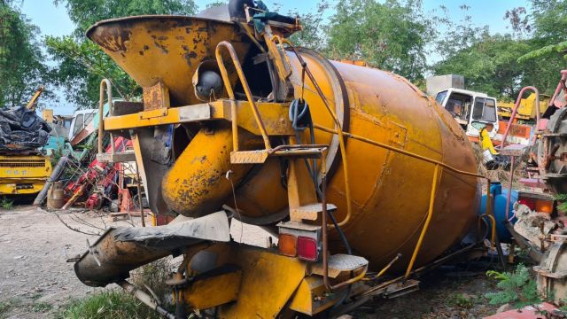 ขาย ลูกโม่ปูน ถังโม่ปูน ผสมคอนกรีต concrete mixer ขนาด 4.5 คิว KAYABA เก่าญี่ปุ่น