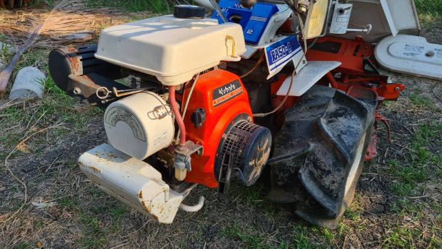 ขาย รถเกี่ยวข้าว เดินตาม 2 แถว kubota เครื่องเบนซิน สภาพสวย เก่าญี่ปุ่น = 28,000 บาท