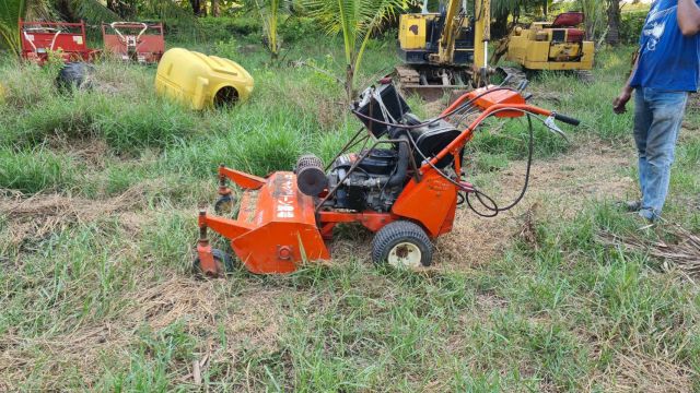 ขาย รถตัดหญ้า ใบวาย Y เดินตาม ยี่ห้อ kubota เครื่องเบนซิน ใบกว้าง 85 cm เก่าญี่ปุ่น ระบบใช้งานได้ดี