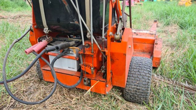 ขาย รถตัดหญ้า ใบวาย Y เดินตาม ยี่ห้อ kubota เครื่องเบนซิน ใบกว้าง 85 cm เก่าญี่ปุ่น ระบบใช้งานได้ดี