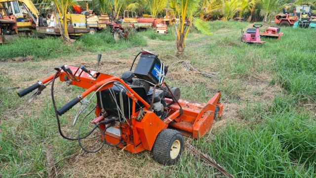 ขาย รถตัดหญ้า ใบวาย Y เดินตาม ยี่ห้อ kubota เครื่องเบนซิน ใบกว้าง 85 cm เก่าญี่ปุ่น ระบบใช้งานได้ดี