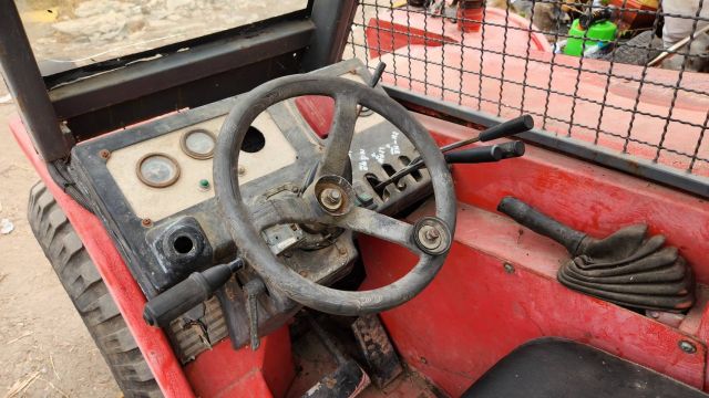 ขาย รถยก โฟล์คลืฟต์ บูมยื่น Manitou ยกได้ 2 ตัน เกียร์ออโต้ เสาสูง 4.5 เมตร งากระดก เก่านอกแท้