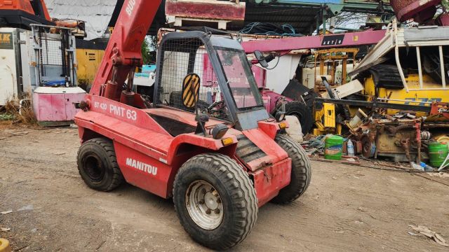 ขาย รถยก โฟล์คลืฟต์ บูมยื่น Manitou ยกได้ 2 ตัน เกียร์ออโต้ เสาสูง 4.5 เมตร งากระดก เก่านอกแท้
