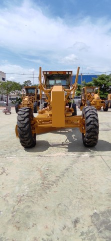 รถเกรดเดอร์ CAT 140H มือสอง สนใจติดต่อ ปิ่น ศุภสุตา 089-925-7129
