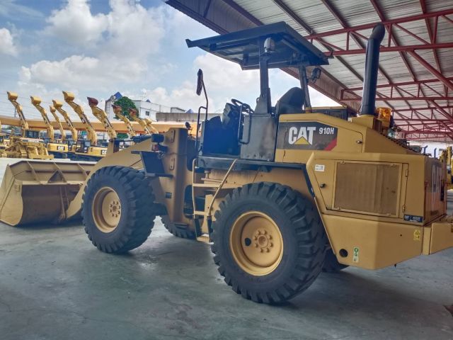 รถตักล้อยาง CAT 910Hมือสอง ตรวจเช็คพร้อมใช้งาน สนใจติดต่อ ปิ่น ศุภสุตา 089-925-7129