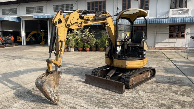 รถขุดมือสอง CAT 303SR นำเข้าจากญี่ปุ่น