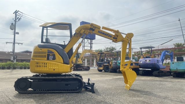 รถขุด Komatsu PC20UU มือสอง นำเข้าจากญี่ปุ่น