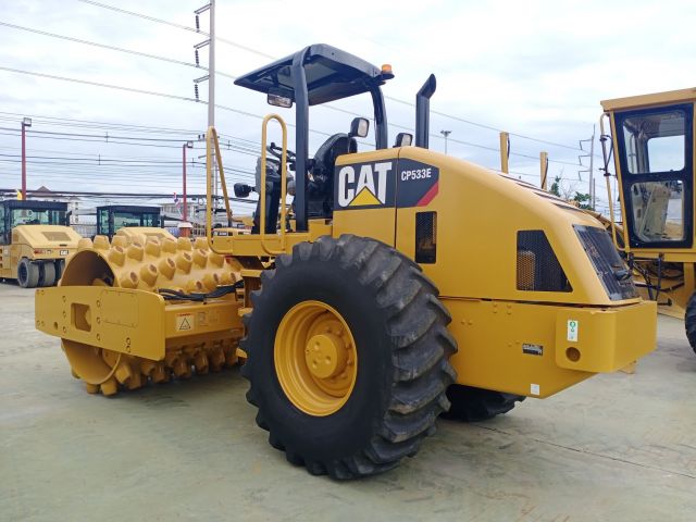 รถบดล้อหนาม CAT CP533E S/N.TLH-00XX มือสอง สนใจติดต่อ ปิ่น ศุภสุตา 089-925-7129