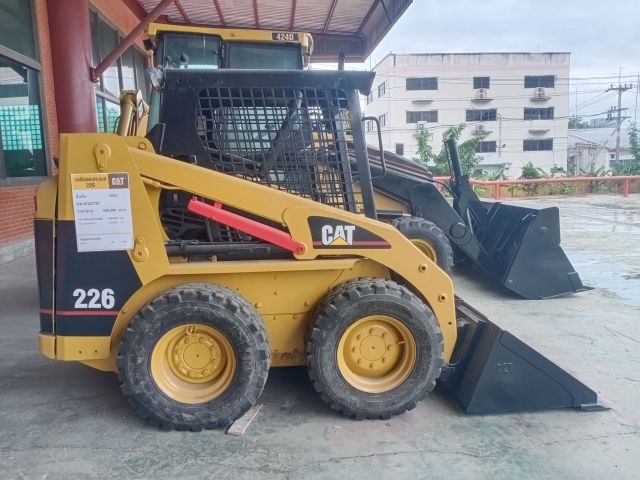 รถตักเอนกประสงค์ CAT รุ่น 226 S/N.5FZ-07XXX มือสอง สนใจติดต่อ ปิ่น ศุภสุตา 089-925-7129