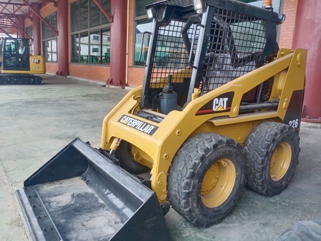 รถตักเล็ก CAT 226 S/N.5FZ-07XXX มือสอง สนใจติดต่อ ปิ่น ศุภสุตา 089-925-7129