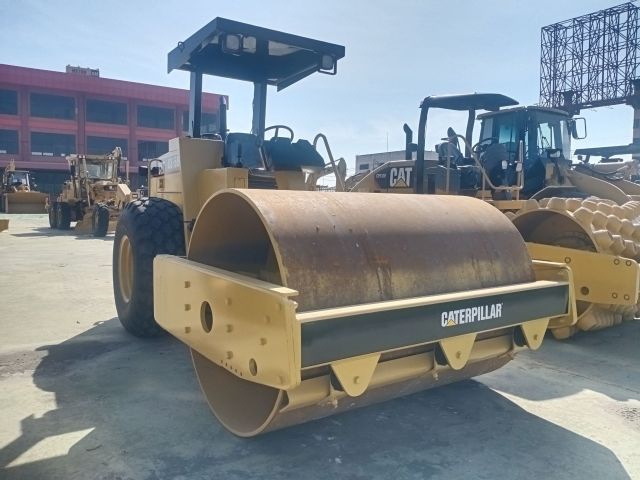 รถบด CAT CS563C SN.4KN-01XXX มือสอง สนใจติดต่อ ปิ่น ศุภสุตา 089-925-7129