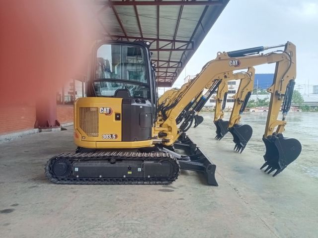 รถขุด CAT 303.5CR NEW สนใจติดต่อ ปิ่น ศุภสุตา 089-925-7129
