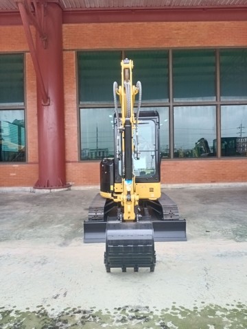 รถขุด CAT 303.5CR NEW สนใจติดต่อ ปิ่น ศุภสุตา 089-925-7129