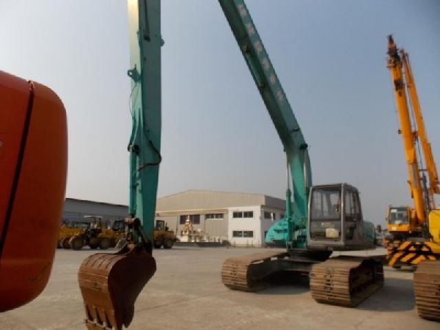 ขายรถแบคโค KOBELCO SK200LC-3-Q06-03045