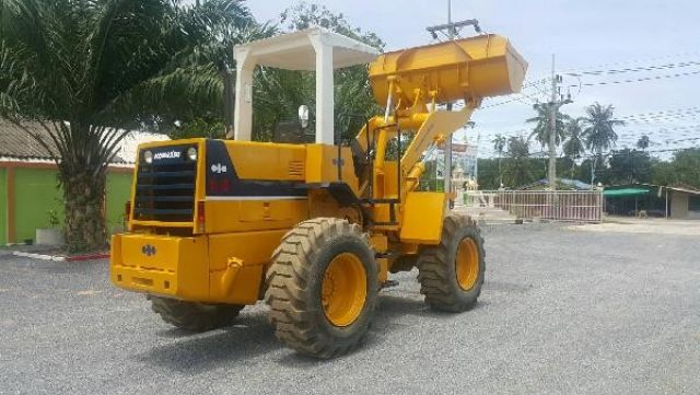 ขายถูก....รถตักล้อยาง KOMATSU WA100-1 เก่านอก