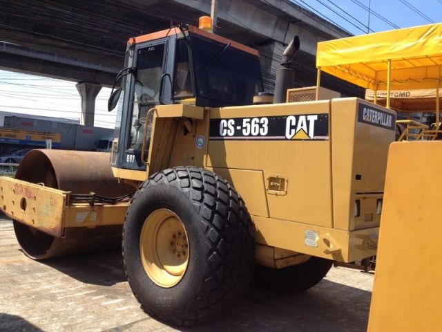 รถบดถนน CAT CS563 7GG00697