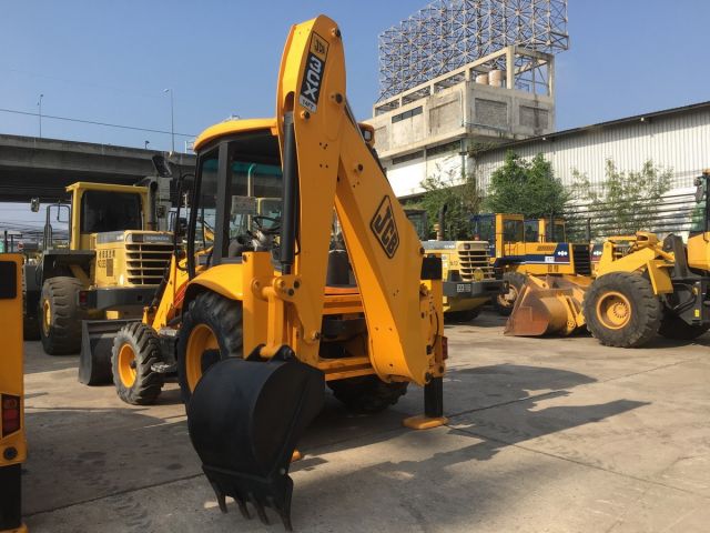 ขายรถหน้าตักหลังขุด JCB 3CX เก๋งเปลือย รถใหม่ เก่าเก็บ