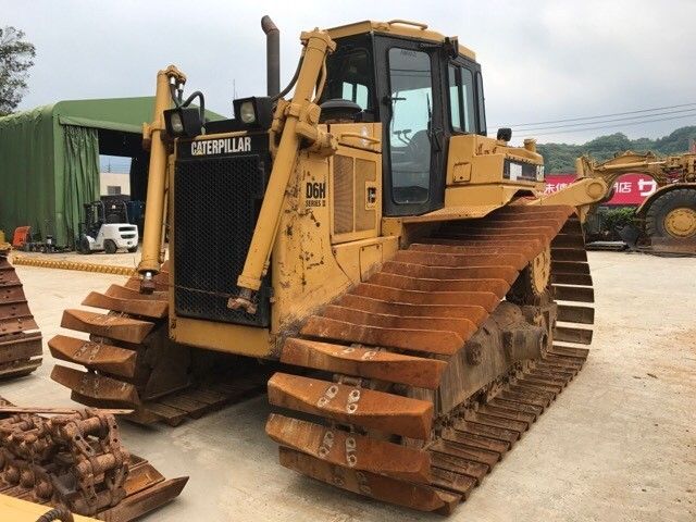 รถดันดิน CAT D6H 1KD04224 เก่าญี่ปุ่น สภาพสวย ราคาถูก