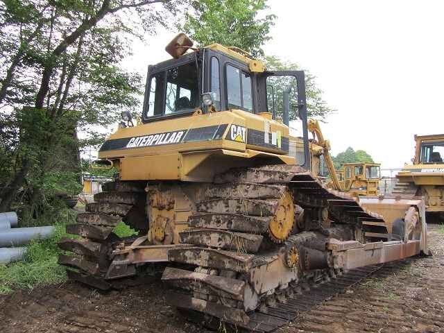 CAT D6HLGP-8FC04246 รถแทรคเตอร์..ขายถูก นำเข้าจากญี่ปุ่นแท้