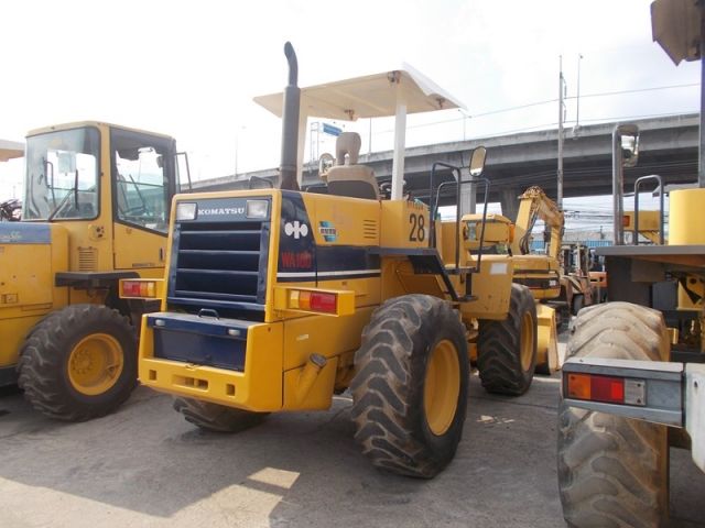 รถตักล้อยาง KOMATSU WA100-1-33762 รถนอก..ขายถูก