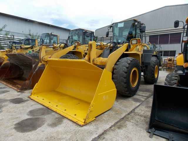 รถตักล้อยาง KOMATSU WA320-5-61736 รถนอก ขายถูก..