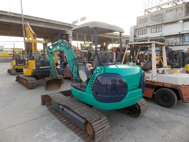 KOMATSU-PC40R-8 เก่าญี่ปุ่นแท้ ขายถูก....