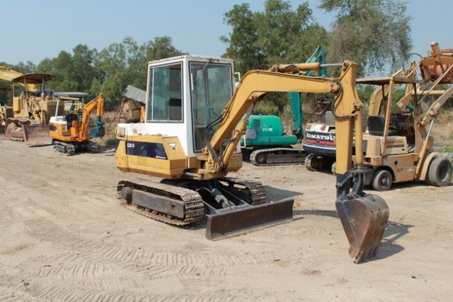 ขายรถแบคโฮ KOMATSU PC20-6