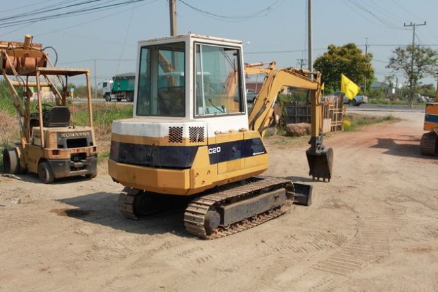 ขายรถแบคโฮ KOMATSU PC20-6