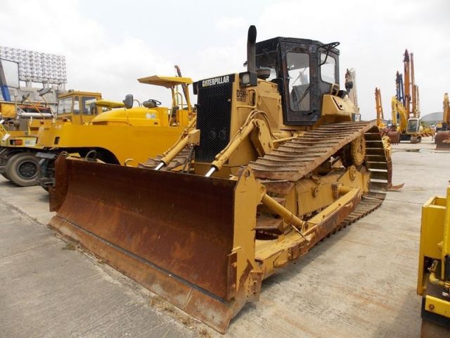 ขายด่วน...รถแทรคเตอร์ CAT D5H เก่าญี่ปุ่นแท้ สภาพพร้อมใช้งาน