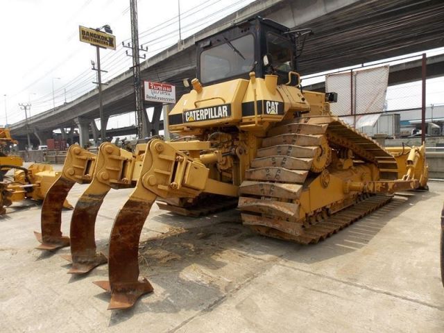 ขายด่วน...รถแทรคเตอร์ CAT D5H เก่าญี่ปุ่นแท้ สภาพพร้อมใช้งาน