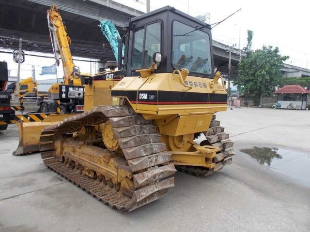 ขายรถแทรคเตอร์ CAT D5M เก่าญี่ปุ่นแท้ รถนอก..ราคาถูก