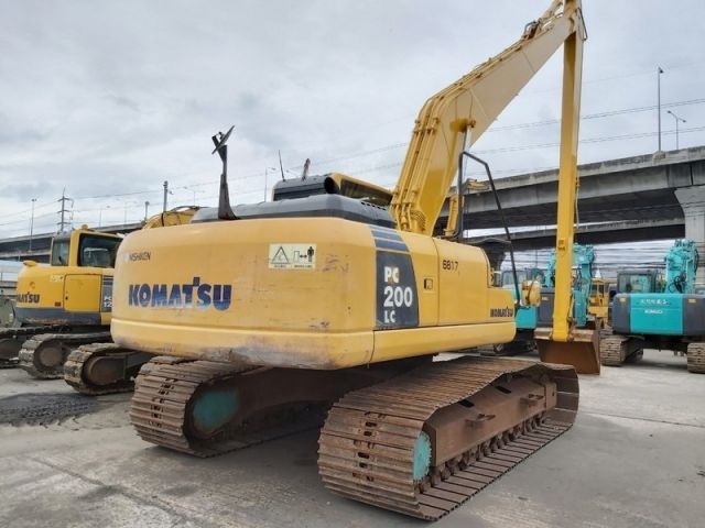 ขายรถแแบคโฮบูมยาว KOMATSU PC200LC-8 บูมยาว 18 เมตร