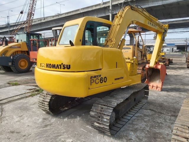 ขายรถแบคโฮ KOMATSU PC60-7 เก่าญี่ปุ่นแท้ สภาพสวยพร้อมใช้งาน