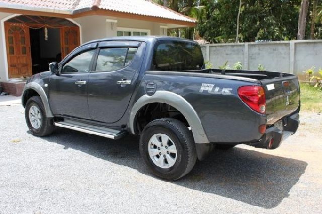 ขาย MITSUBISHI TRITON PLUS DOUBLECAB AUTO ปี 2010