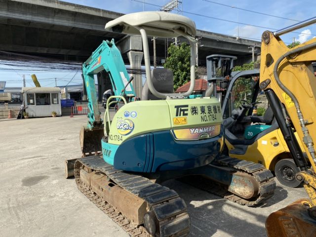 ขายรถขุดเล็ก YANMAR VIO 40-3 มีผานดันหน้า นำเข้าจากญี่ปุ่นแท้