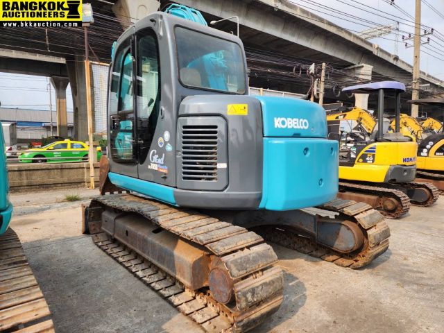 รถแบคโฮ KOBELCO SK70SR รถขุดขนาดกลางขนาด 7 ตัน