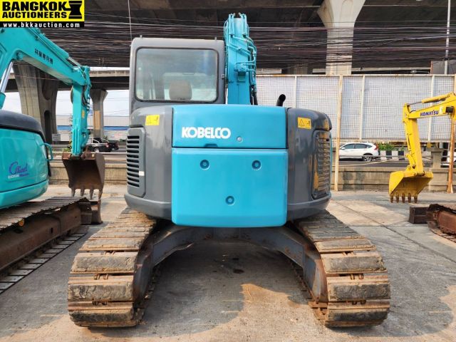 รถแบคโฮ KOBELCO SK70SR รถขุดขนาดกลางขนาด 7 ตัน