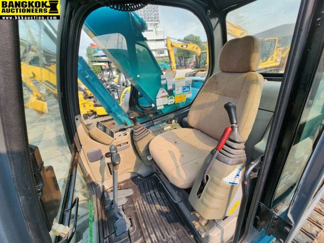 รถแบคโฮ KOBELCO SK70SR รถขุดขนาดกลางขนาด 7 ตัน