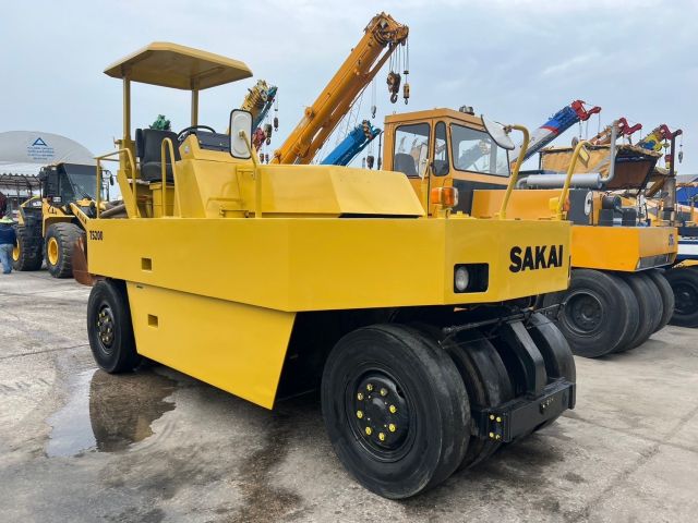 ขายรถบดล้อยาง 9 ล้อ SAKAI TS200 นำเข้าจากญี่ปุ่น