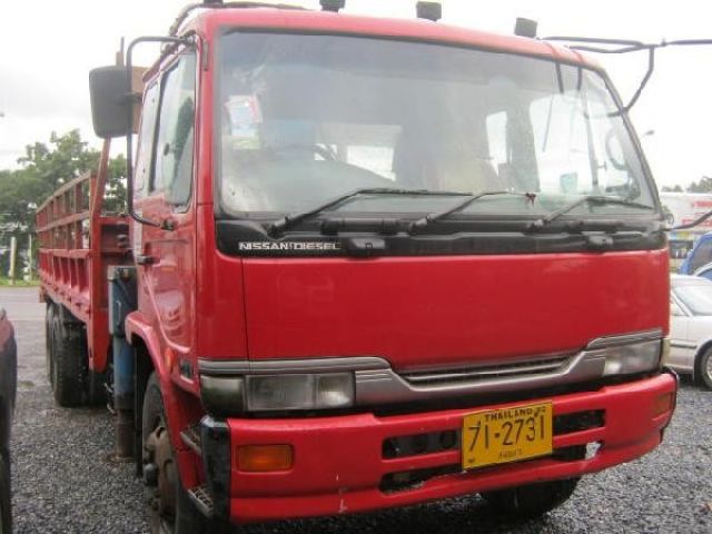 ขายรถบรรทุกสิบล้อ NISSAN UD 260HP ติดเครน 5 ตัน